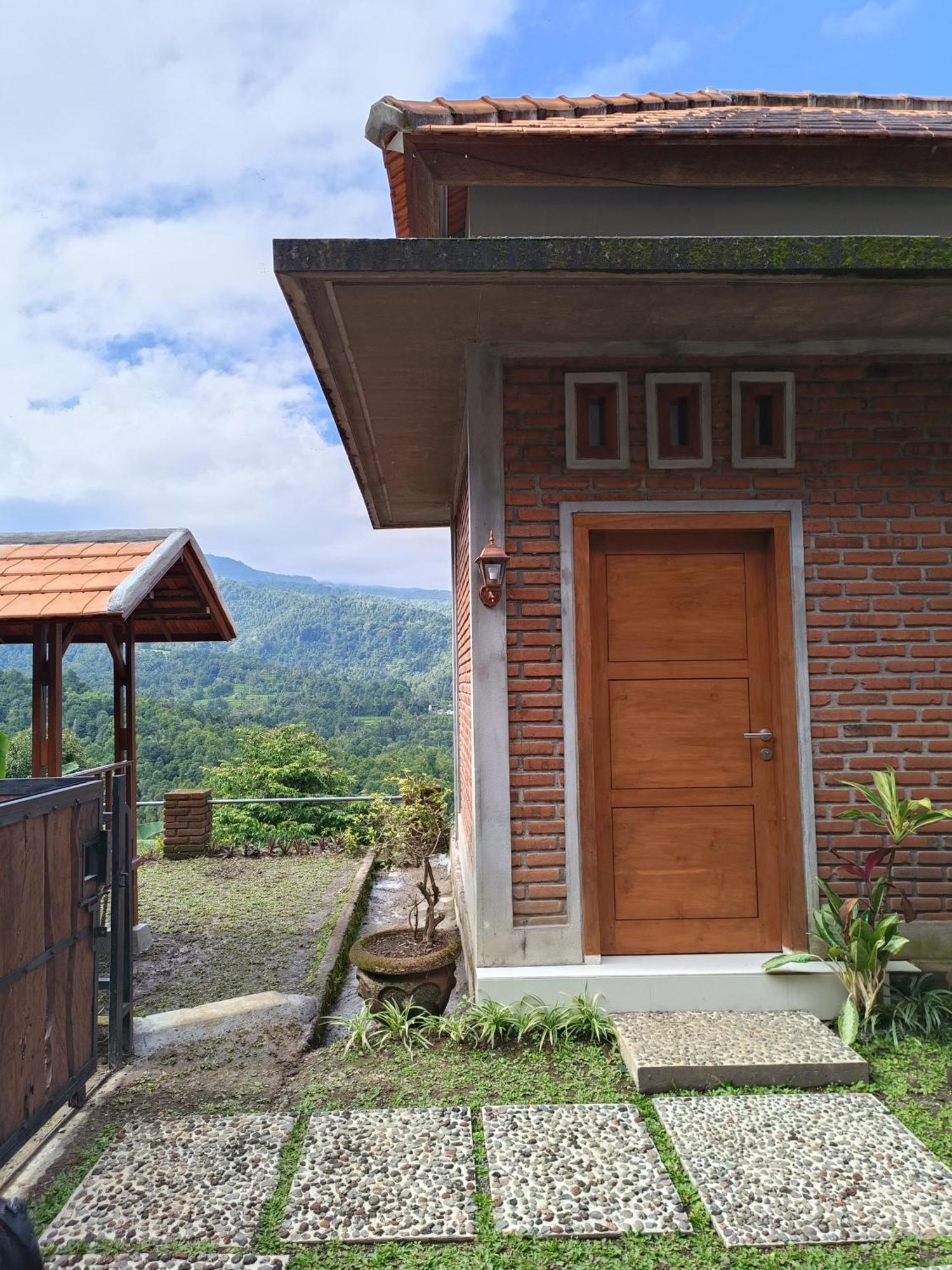 Made Oka Homestay And Warung Munduk Kültér fotó